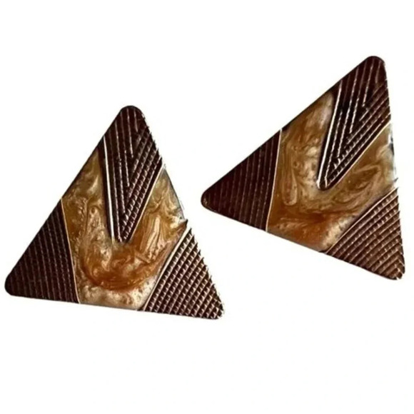 Vintage Textured Triangle Shape Clip-On Earrings - Picture 2 of 4